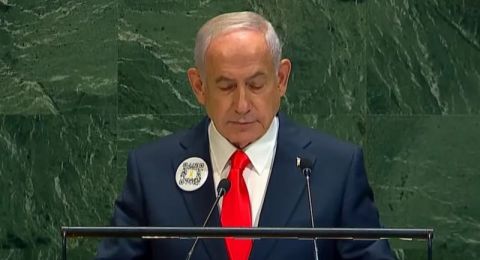 نتنياهو يحاول إطلاق النكات خلال خطابه بالأمم المتحدة وسط صمت مطبق