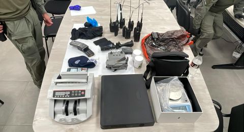 الشرطة تنفذ عملية ضد مجرم خطير في أم الفحم وتضبط أسلحة ومواد مخدرة