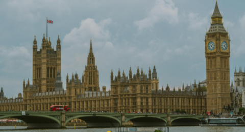 بريطانيا تعتزم الاعتراف رسمياً بدولة فلسطينية اليوم – ستارمر يتعهد بفرض عقوبات على حماس ويدين الاستيطان