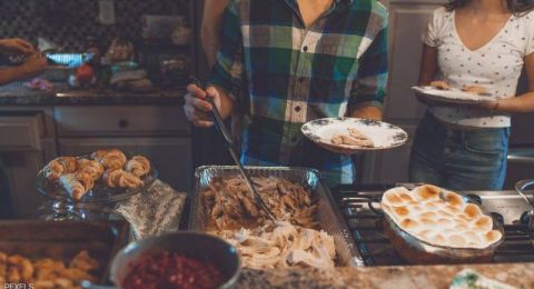 تفسير سبب الرغبة الشديدة في تناول الأطعمة الحلوة والمالحة