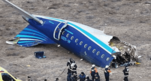 لحظات قبل سقوط الطائرة الأذربيجانية.. راكب يدعو ربه ويهتف بالشهادتين