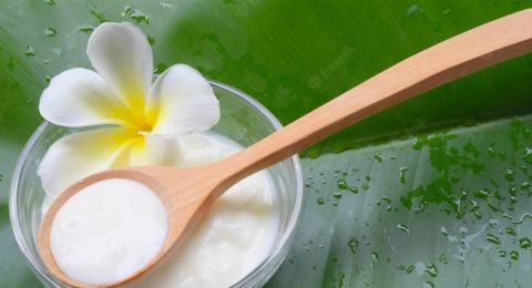 الزبادي منتهي الصلاحيّة من مكوّنات الأقنعة التجميليّة