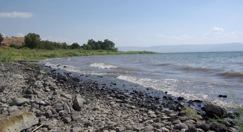 لأول مرة منذ 100 عام: انخفاض مستوى بحيرة طبريا في فبراير