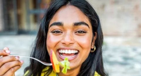 تراجع الطاقة في الخريف والشتاء: طبيبة توضح الأسباب وأبرز الأطعمة التي تعيد التوازن للجسم