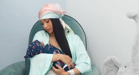 كاردي بي تكشف الصور الأولى لطفلها الرابع