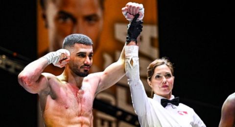 الملاكم النصراوي أحمد شتيوي يطمح لرفع اسم الناصرة عالميًا في بطولة العالم بدبي