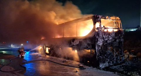 حريق يلتهم 4 حافلات في شفاعمرو دون إصابات