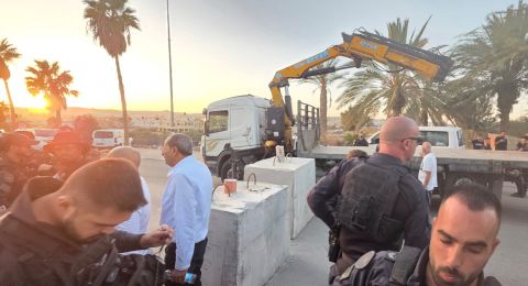 بن غفير يغلق مداخل اللقيّة بالأسمنت وسط غضب شعبي وتصاعد الانتقادات