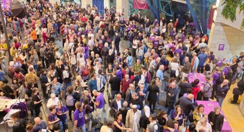 حيفا: آلاف المشاركين اليهود والعرب في اجتماع العقد لحراك 