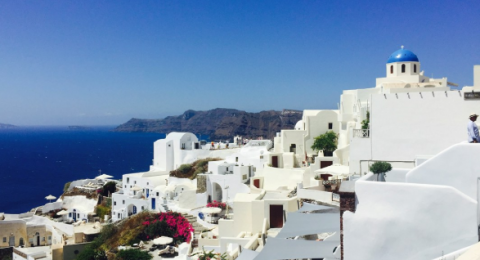 دليلك السياحي إلى اليونان 2026: حيث تلتقي الطبيعة الخلابة بعراقة التاريخ