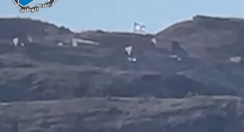 قوة إسرائيلية ترفع علم إسرائيل في ريف القنيطرة جنوب سوريا