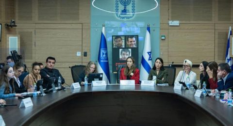 لجنة برلمانية تبحث آثار تقليص الخطة 550 على النساء العربيات