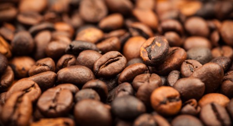 لف الجسم بالقهوة للقضاء على السيلوليت وتنحيف الخصر