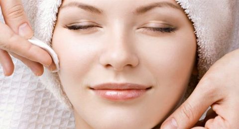 وصفة طبيعية لتفتيح بشرتك سريعاً