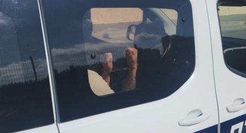 تمديد توقيف شاب بعد توثيق مسيء قرب مسجد ابو غوش