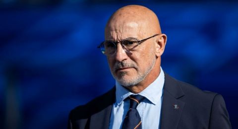 دي لا فوينتي يؤيد فكرة إقامة مباريات الليجا خارج إسبانيا