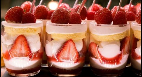 ترايفل الفراولة بالمهلبية