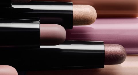 ماركة المكياج الفاخرة والاحترافية بوبي براون تطلق الإصدار الجديد من ستيك ظلال العيون الأيقوني Long-Wear Cream Shadow Stick