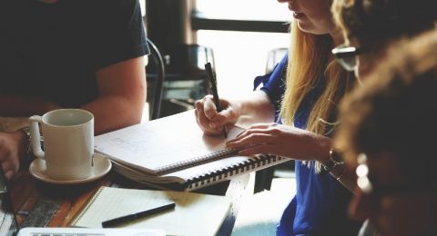 ثورة الذكاء الاصطناعي تخلق وظائف جديدة وتعيد رسم سوق العمل