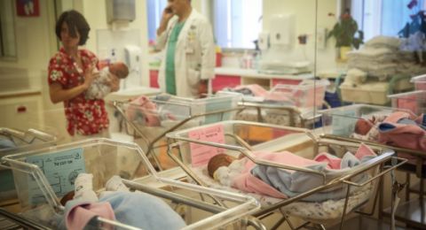 اسم محمد يتصدر مواليد أوروبا: قفزات هائلة تكشف ملامح قارة جديدة