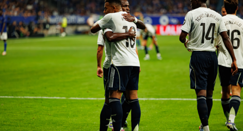 مبابي والبديل فينيسيوس يقودان ريال مدريد لتخطي عقبة ريال أوفييدو