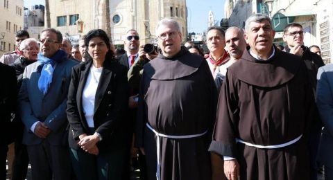 إيذانًا ببدء الشعائر الدينية لأعياد الميلاد..وصول موكب حارس الأراضي المقدسة إلى بيت لحم