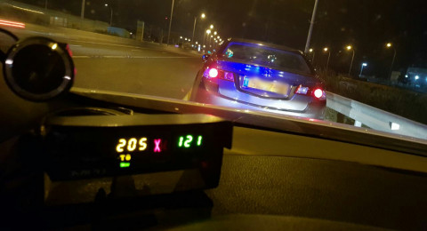 الشرطة تحرر اكثر من 800 مخالفة مرورية عن سرعة فائقة