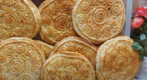 “خبز القالب”.. نكهة متوارثة في العيد