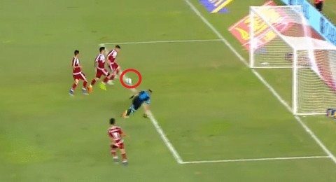 حارس أرجنتيني يبهر العالم بتصد خرافي! حارس أرجنتيني يبهر العالم بتصد خرافي!