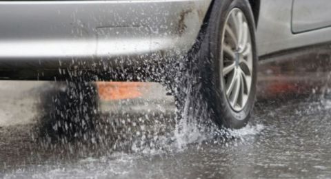 نصائح هامة لتجهيز سيارتك للعمل في الأمطار