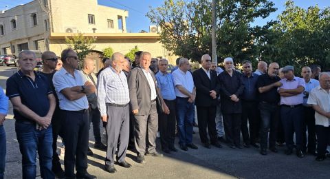 من المظاهرات إلى المنصات: النساء في الميدان والغائب الحاضر في القرار