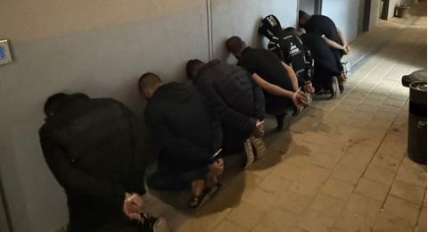 صورة: الشرطة تعتقل 6 أشخاص بينهم طبيب وممرض وتواصل ملاحقة طالب طب مشتبه بإطلاق النار في عرعرة النقب