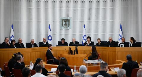 اليوم الأربعاء: المحكمة العليا الإسرائيلية تنظر في التماس المنظمات الحقوقية للسماح بزيارات الصليب الأحمر للأسرى الفلسطينيين