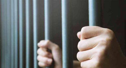 بعد العثور بحوزته على مخدرات في المطار... الحكم على فنان شهيرة جدّاً بالسجن