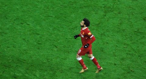 محمد صلاح يختار تشكيلة 