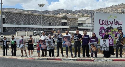 وقفات مع صور لأطفال غزة بمداخل عدة بلدات..نقف معًا 