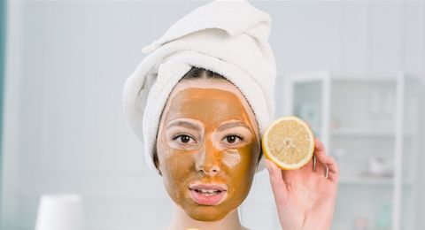 لإشراقة طبيعية: ماسك الليمون بمكونات من مطبخك