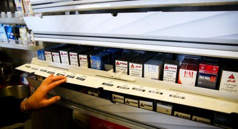 إحباط تهريب سجائر من دبي إلى إسرائيل: شابان من الجليل متورطان في شحنة بـ20 مليون شيكل