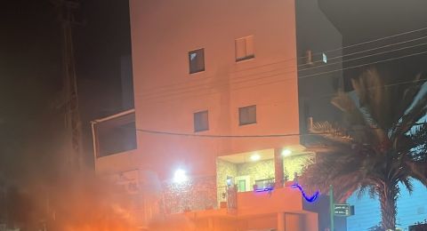 حريق يلتهم مركبتين في أم الفحم