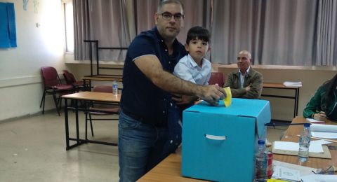 الناصرة: مصعب دخان يدلي بصوته ويتوقع فوز عفيفي