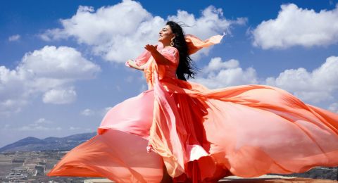 ”أنا مِن هُنا“ أغنية جديدة لأمل مرقس من كلمات محمود درويش .. دمج بين الزخم المقامي والتوزيع المعاصر