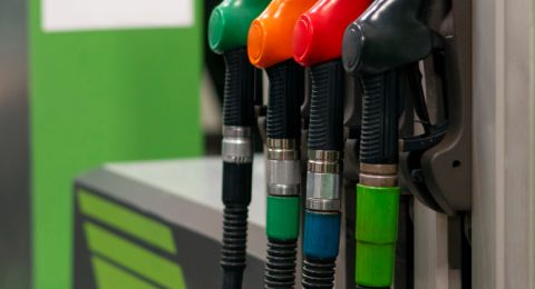 ارتفاع طفيف في أسعار البنزين ابتداءً من مطلع تموز