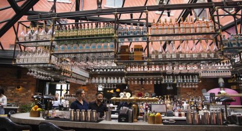 مع بداية العطلة الصيفية: ارتفاع مقلق في حالات التسمم الكحولي بين المراهقين في إسرائيل