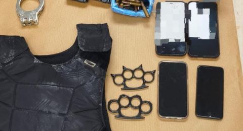 حملة واسعة ضد الجريمة في المثلث: اعتقالات وضبط أسلحة ومواد متفجرة