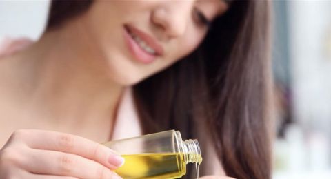 تعرفي على أفضل زيوت الشعر وفوائدها السحرية