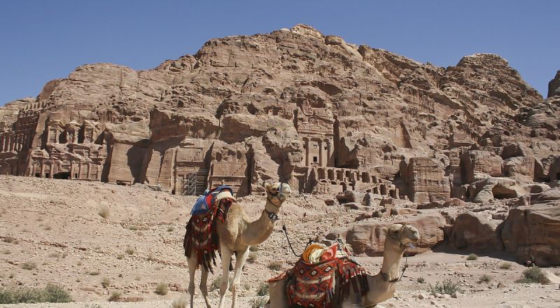 الأردن يبحث إدراج البترا ضمن محطات الحج المسيحي بالتنسيق مع الفاتيكان