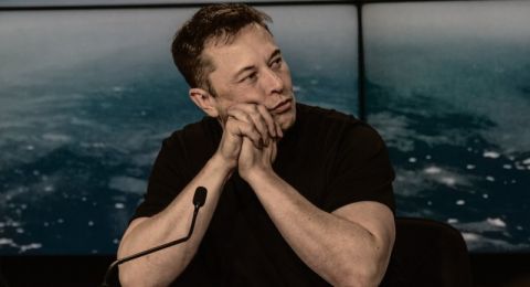 صحيفة: ماسك يريد إعادة هيكلة 