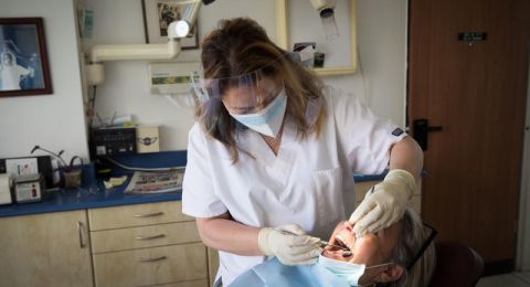 44% من الأطباء المتخصصين في إسرائيل نساء ونقص حاد في التمريض، لكن..