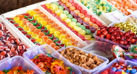 أضرار تناول الحلويات ليلا