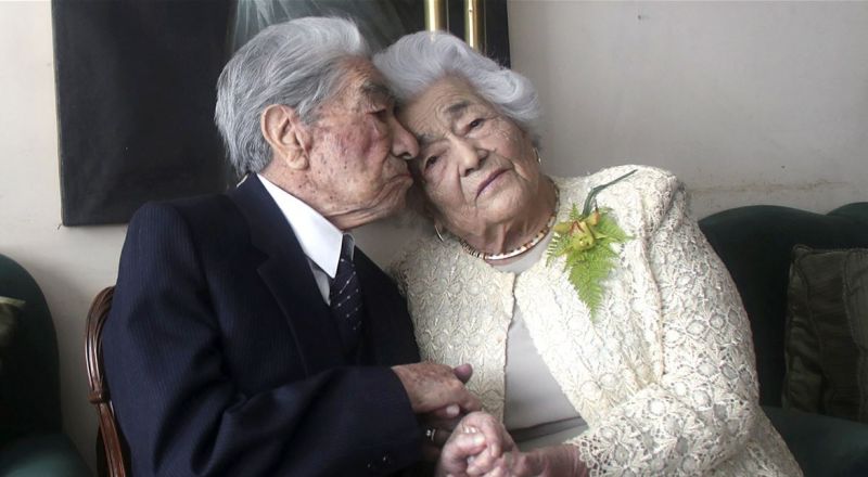 عمرهما معاً 215 عاماً.. أقدم زوجان في العالم Bb0Doc-P-740612-637343396772665261